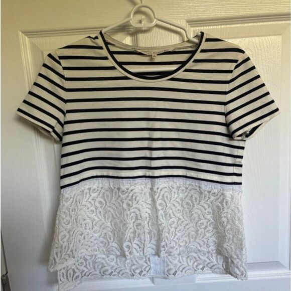 Lace and striped shirt - Picture 1 of 7